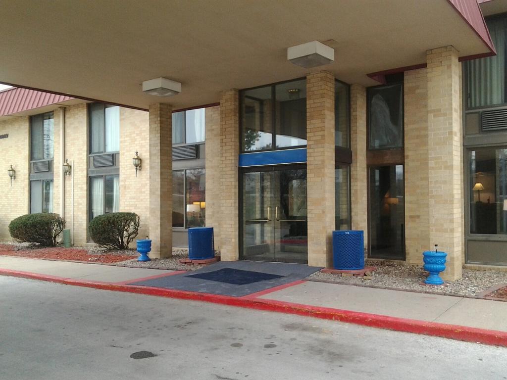 Westmont Inn & Suites 오마하 외부 사진